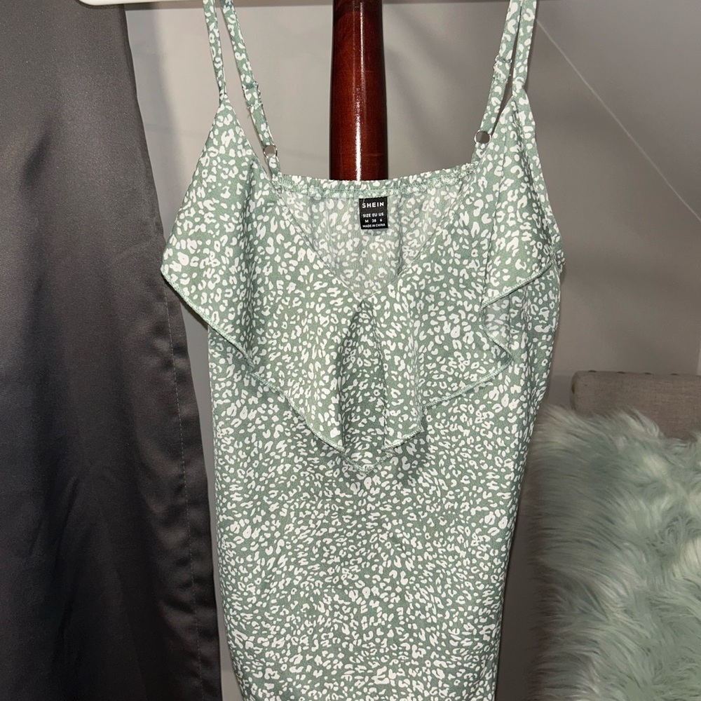 SHEIN Green leopard print tank